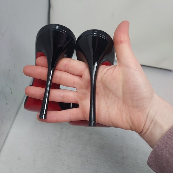 CHRISTIAN LOUBOUTIN Me Dolly Patent Leather Black Heel Sandal - Picture 8 of 11